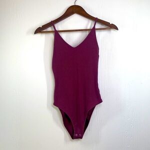 American Eagle - Burgundy Purple Ribbed V Neck Bodysuit Size XS